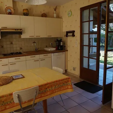 Villa 125 Chemin De La Pinede -046