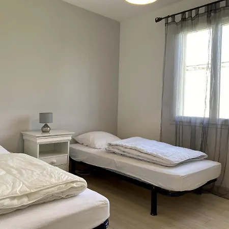 Villa 125 Chemin De La Pinede -046